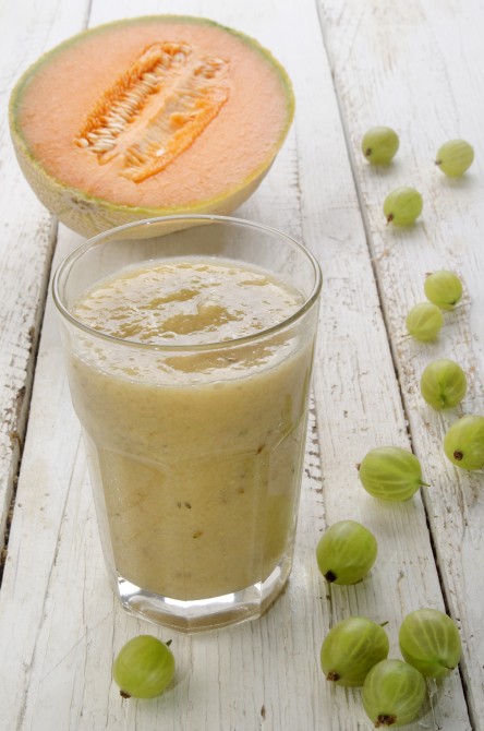 fresh smoothie made from gooseberries and honeydew melon