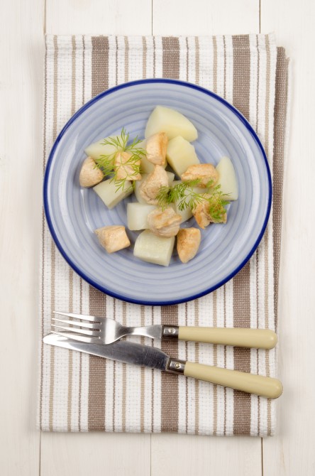 boiled potatoes with grilled chicken fillet cubes and dill
