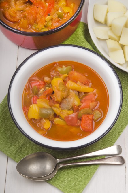 authentic vegetarian hungarian letcho with potatoes