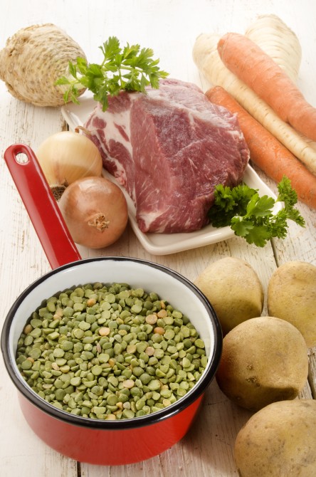 ingredients to make vegetable soup with green splitt pea